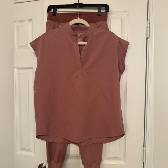 Figs XS mineral mauve scrub set. Like new. - Picture 1 of 5